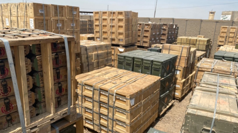  ئەو جبەخانەی بنکەی سەربازیی تاجی، کە لەلایەن هاوپەیمانانەوە رادەستی هێزە عێراقییەکان کرا. وێنە: توویتەری هێزەکانی هاوپەیمانان 